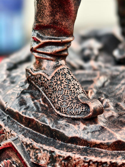 Maharaj Standing Idol